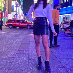 Aritzia Wilfred Chemistry Vegan Leather Black Mini High-Waisted Skirt